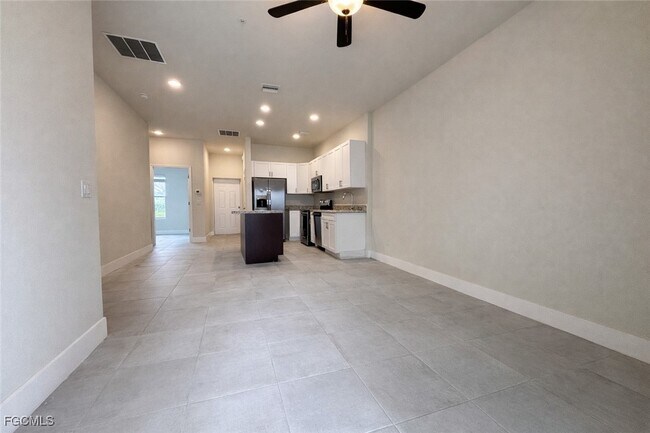 Building Photo - 3325 SW 8th Pl