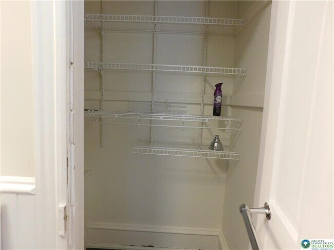 Building Photo - 300 S 9th St