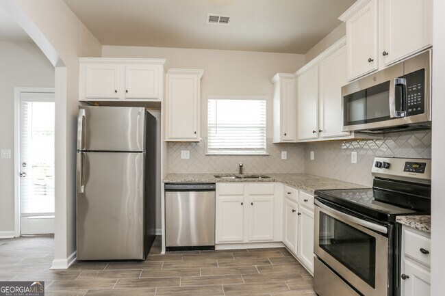 Building Photo - 264 Magnaview Dr