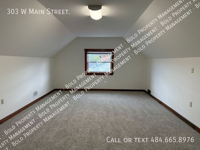Building Photo - 303 W Main St
