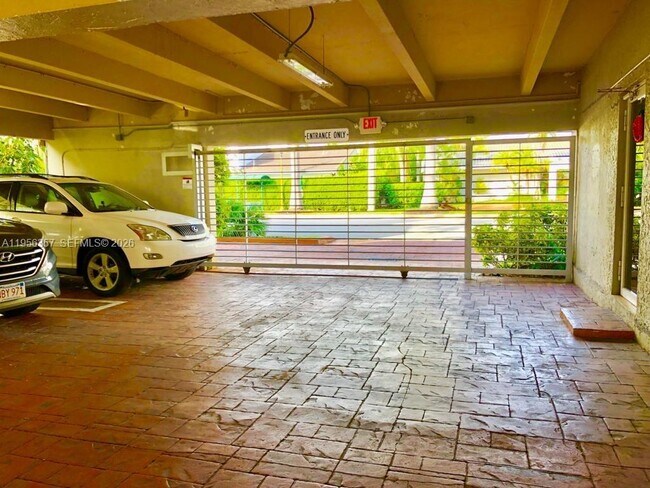 Building Photo - 16851 NE 35th Ave