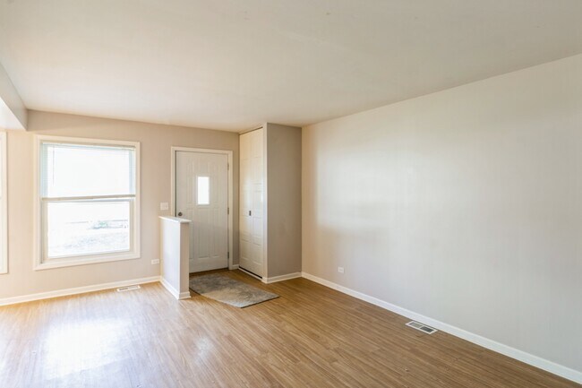 Building Photo - 205 Winfield Ct