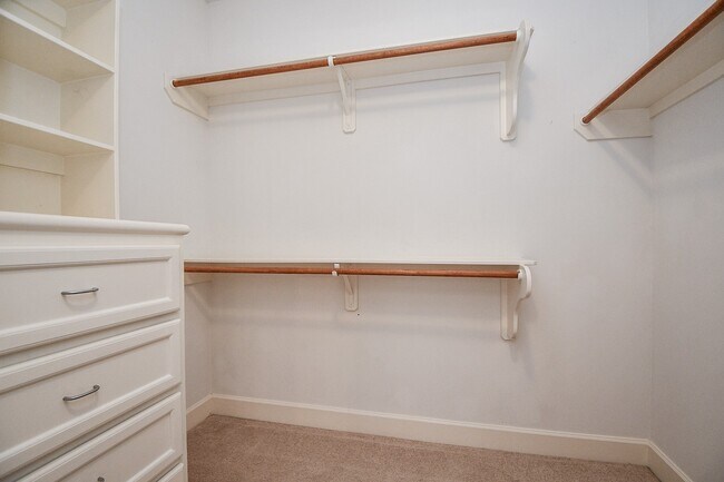 Building Photo - 3715 Main Plaza Dr