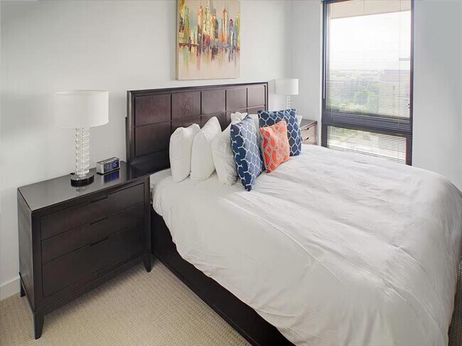 Building Photo - 11911 Freedom Dr