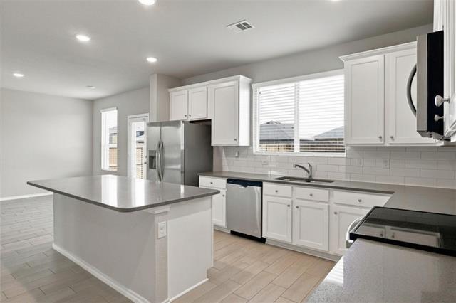Building Photo - 944 Ravenwood Ln