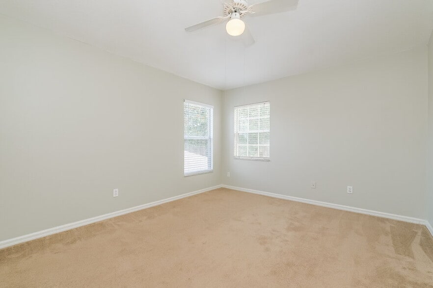 Building Photo - 10621 Navigation Dr