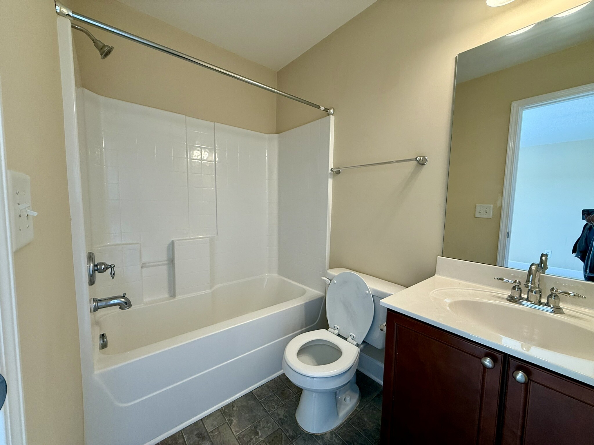 3rd room bath - 8236 Lenox Creekside Dr