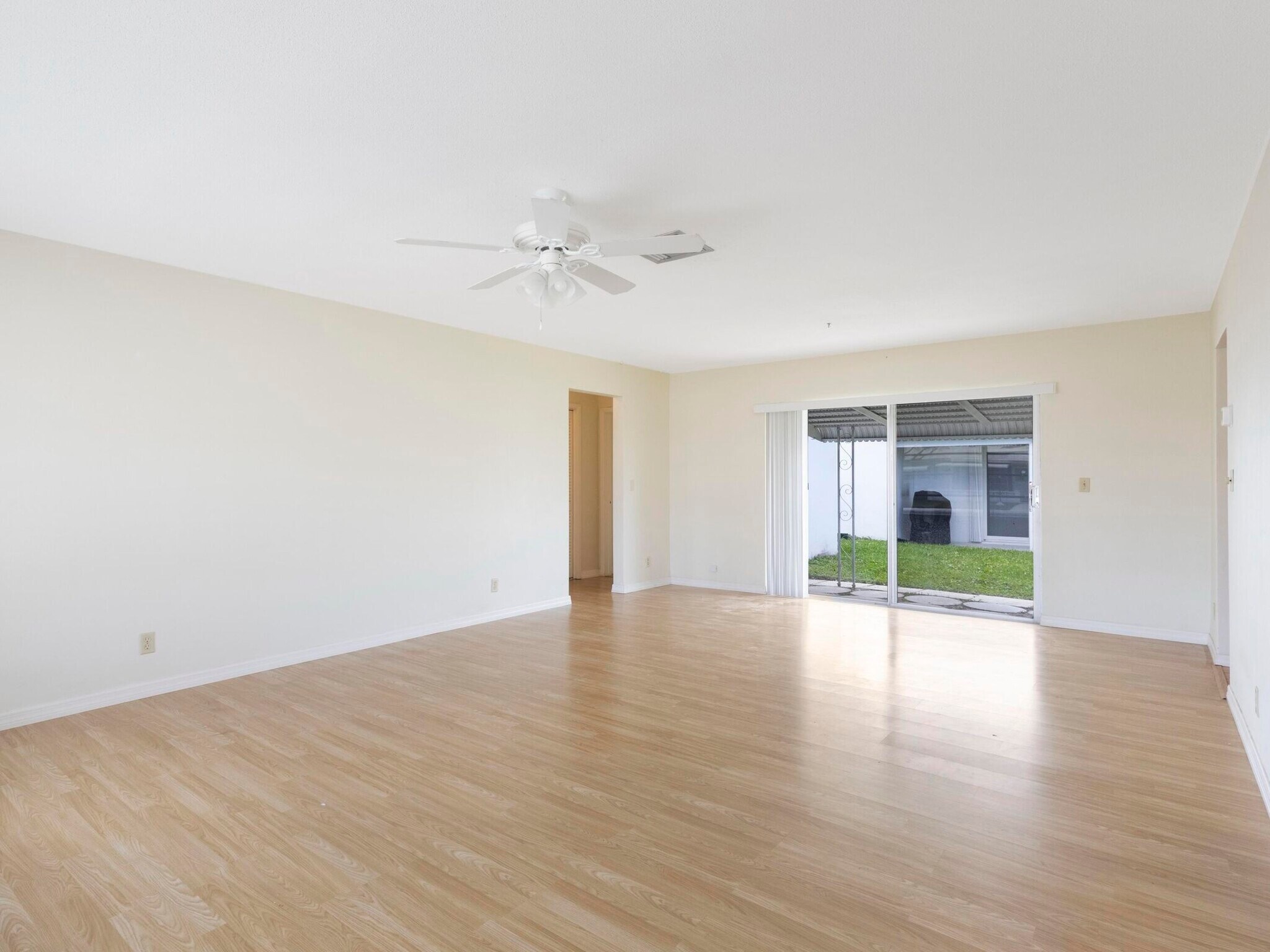 Building Photo - 127 Leisureville Blvd