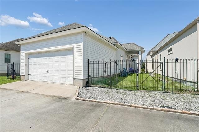 Building Photo - 725 S Corniche Du Lac