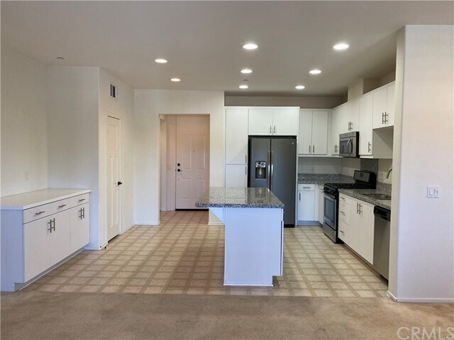 Building Photo - 524 S Anaheim Blvd