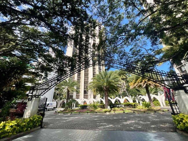 Building Photo - Liliuokalani Gardens