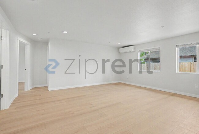Building Photo - Unit 4329