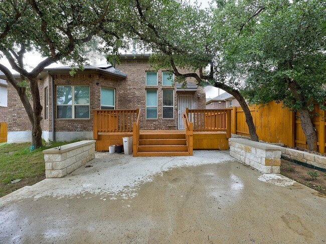 Building Photo - 4312 Privacy Hedge St