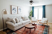 Building Photo - 912 Dickenson Ave