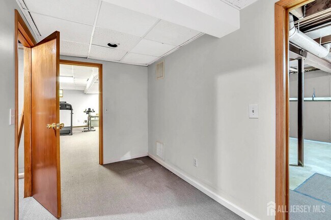 Building Photo - 10 Sawgrass Ct