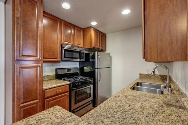 Chelsea Court Two Bedroom Apartment Kitchen Interior - Chelsea Court Apartments