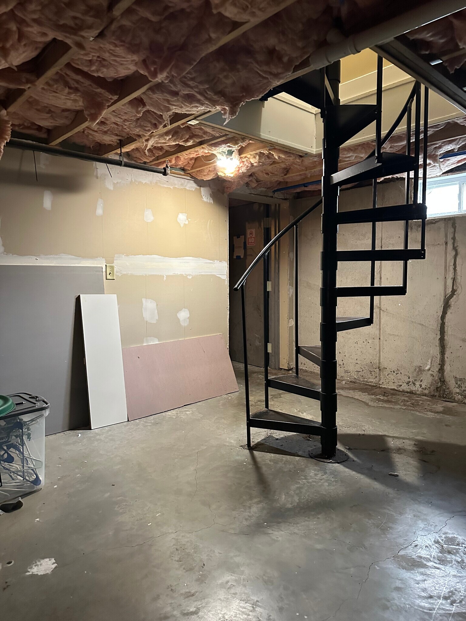 Building Photo - 36 Raymond St