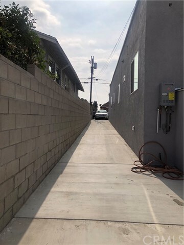 Building Photo - 3141 Blanchard St