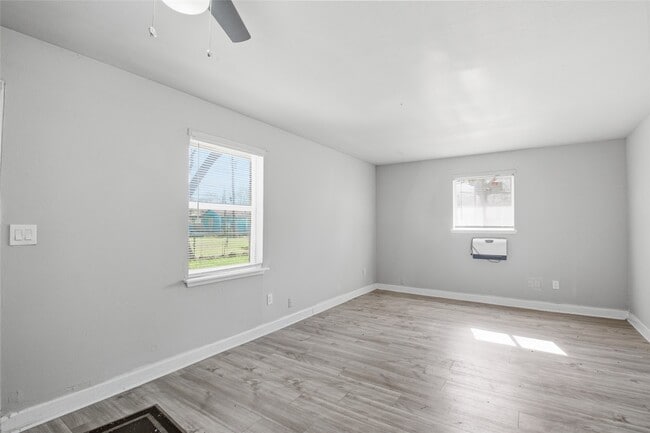 Building Photo - 6318 Laramie St