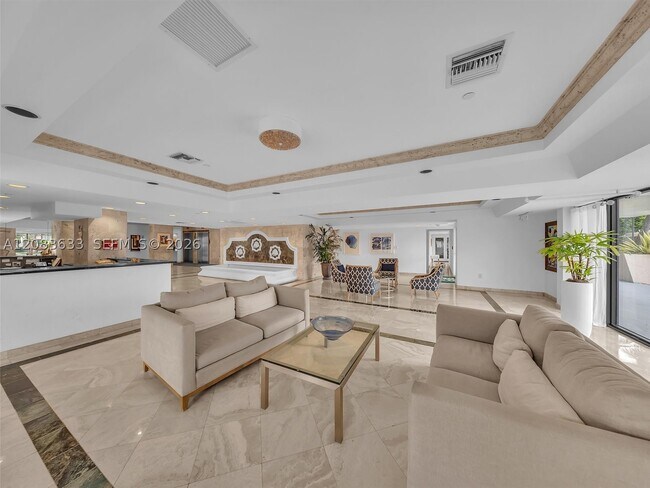 Building Photo - 2625 Collins Ave