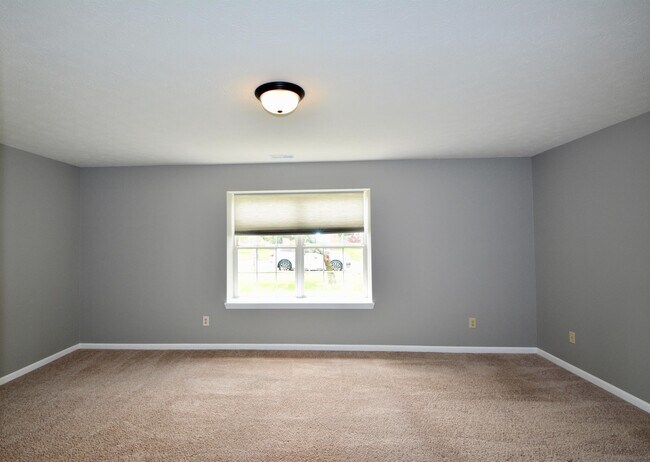 Building Photo - 9610 Claymore Dr