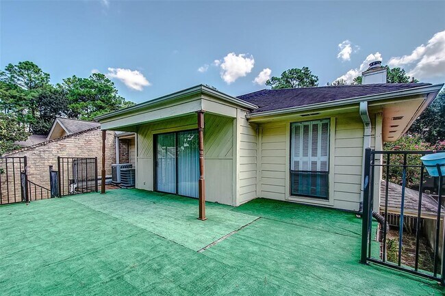 Building Photo - 201 Vanderpool Ln