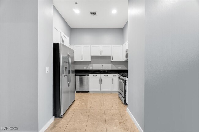 Building Photo - 4575 Dean Martin Dr