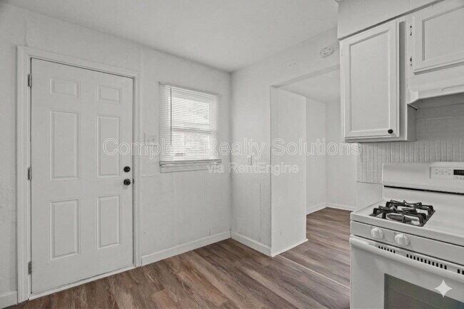 Building Photo - 9823 Winkler Dr