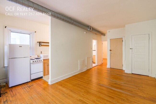 Building Photo - 4244 Spruce St