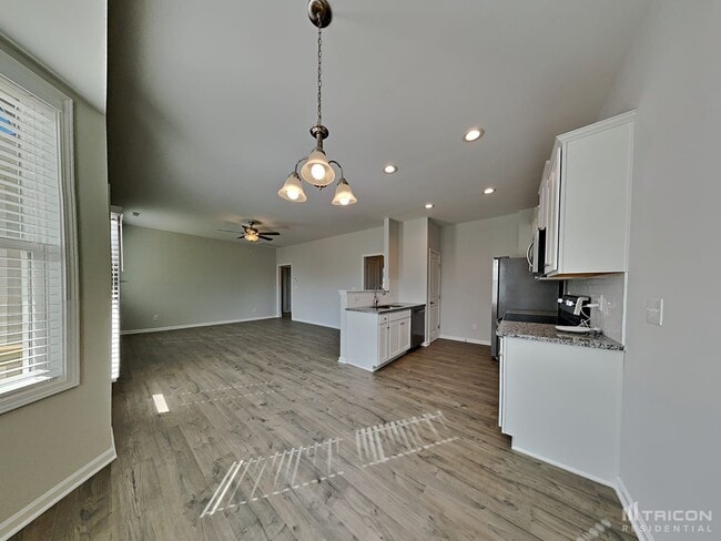 Building Photo - 320 Olde Pl