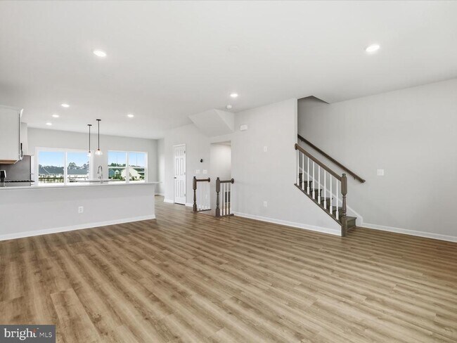 Building Photo - 124 SWANSONG Pl