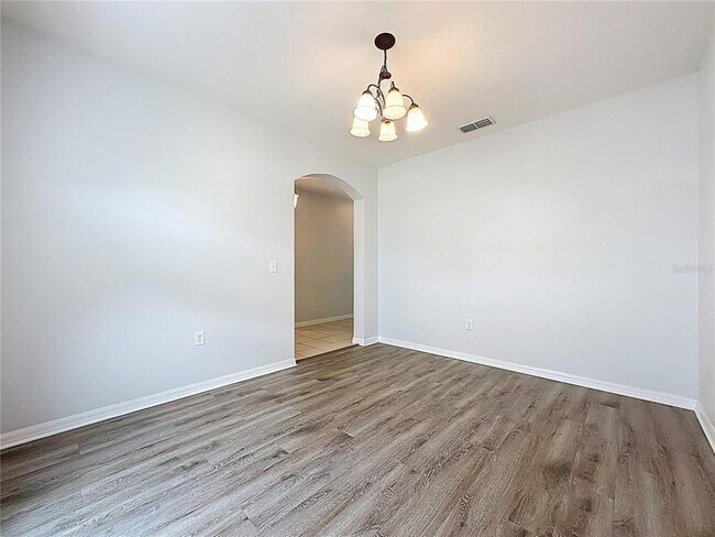 Building Photo - 3169 Queen Alexandria Dr