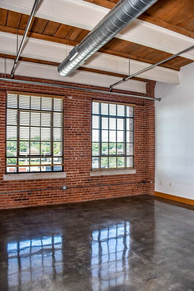 Windows Lofts Kansas City, MO Apartment Finder