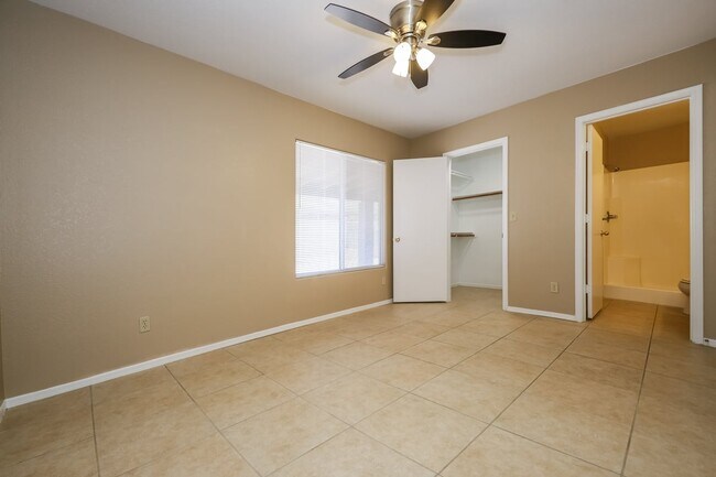 Building Photo - 10041 E Paseo San Rosendo