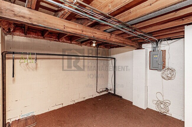 Building Photo - 1022 Williams St