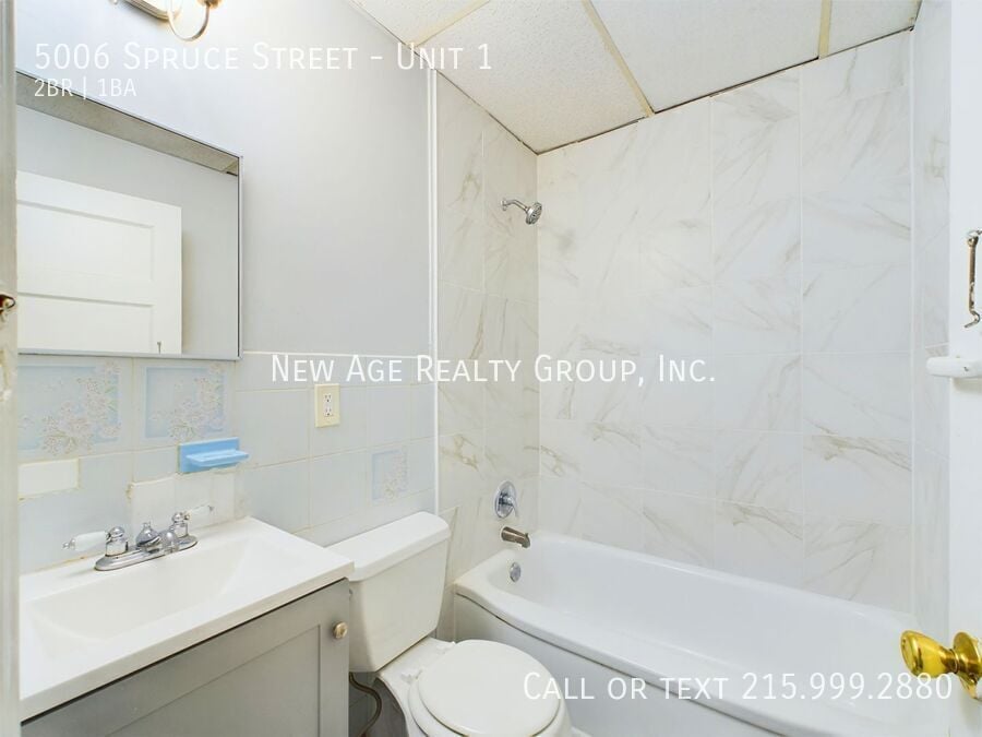 Building Photo - 5006 Spruce St