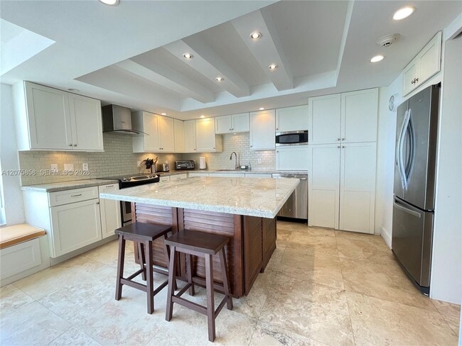 Building Photo - 605 Ocean Dr