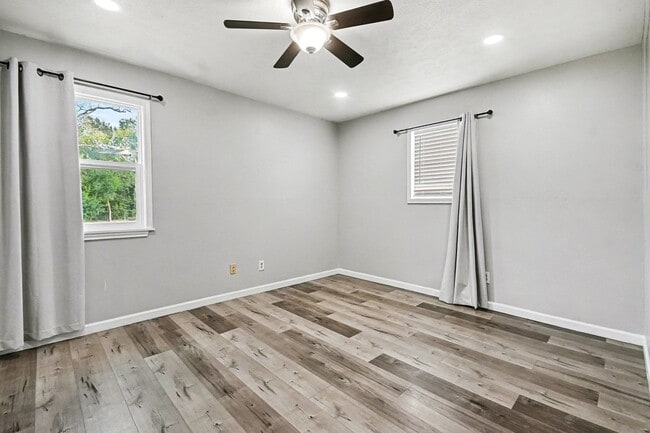 Building Photo - 1627 Texas Ave