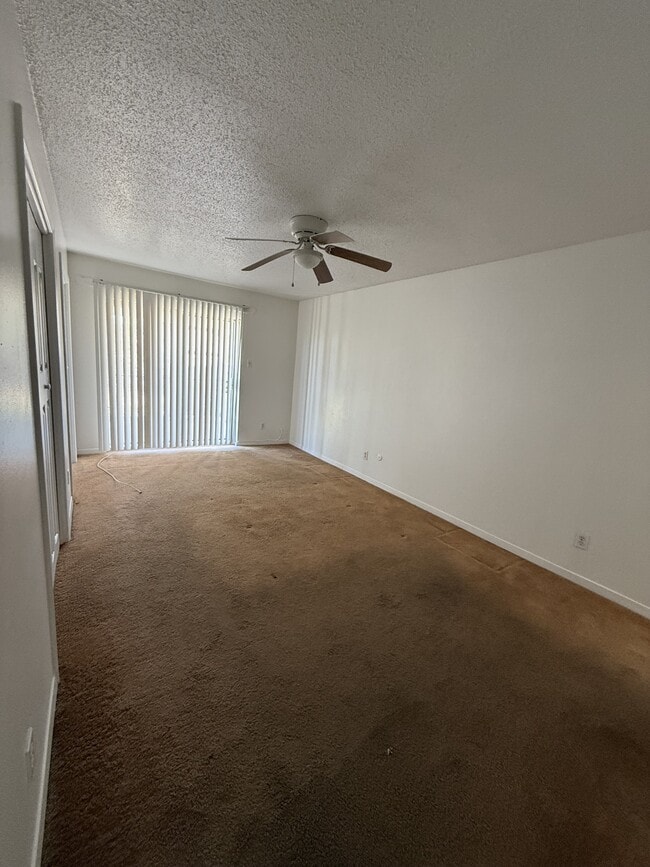 Building Photo - 6828 Escondido Dr