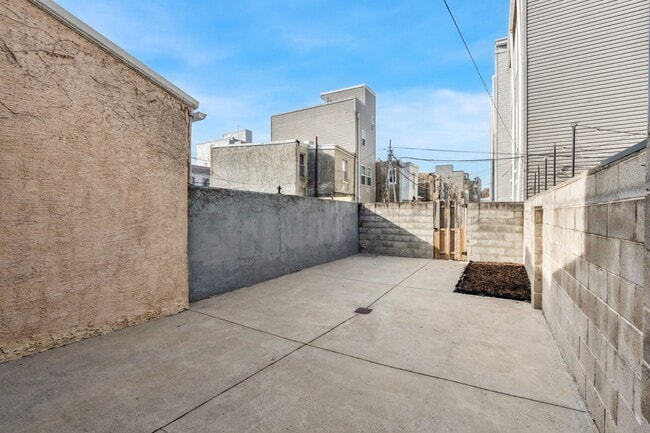 Building Photo - 1618 S 19th St