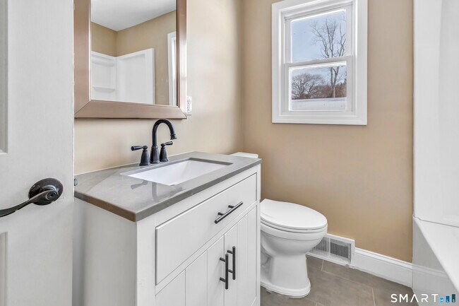 Building Photo - 139 Walnut Tree Hill Rd