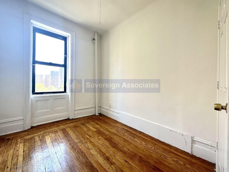 Building Photo - 3139 Broadway