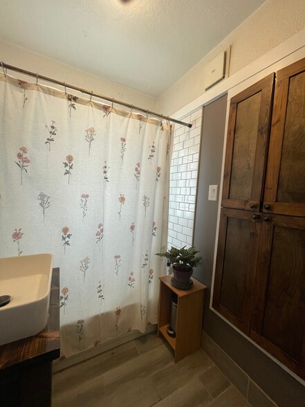 Bathroom - 1316 N 68th St