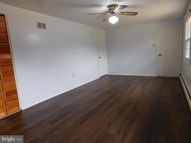 Building Photo - 13000 Kerrman Ct