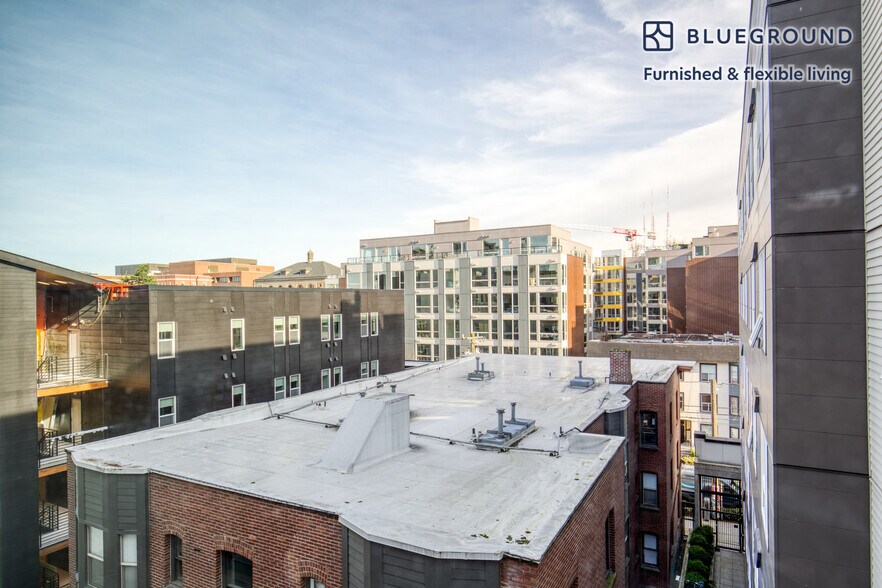 Building Photo - 1530 Belmont Ave