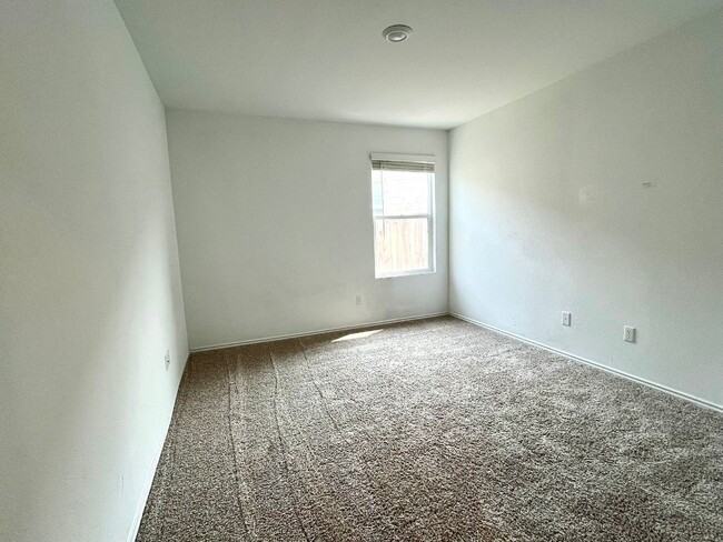 Building Photo - 112 Wolseley Dr