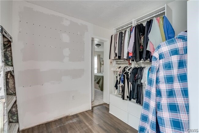 Building Photo - 380 Brainard St