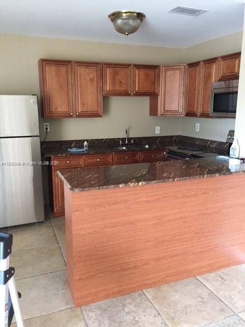 Building Photo - 3028 Coral Ridge Dr
