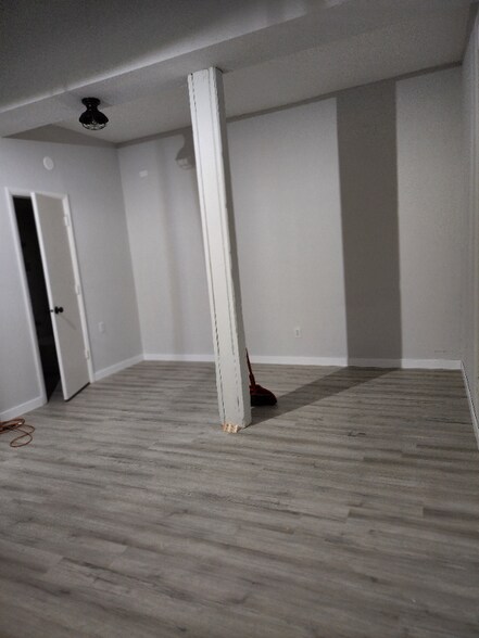 Building Photo - 109 N Kimball Ave