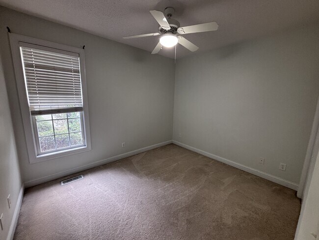 Building Photo - 305 Juniper Creek Blvd